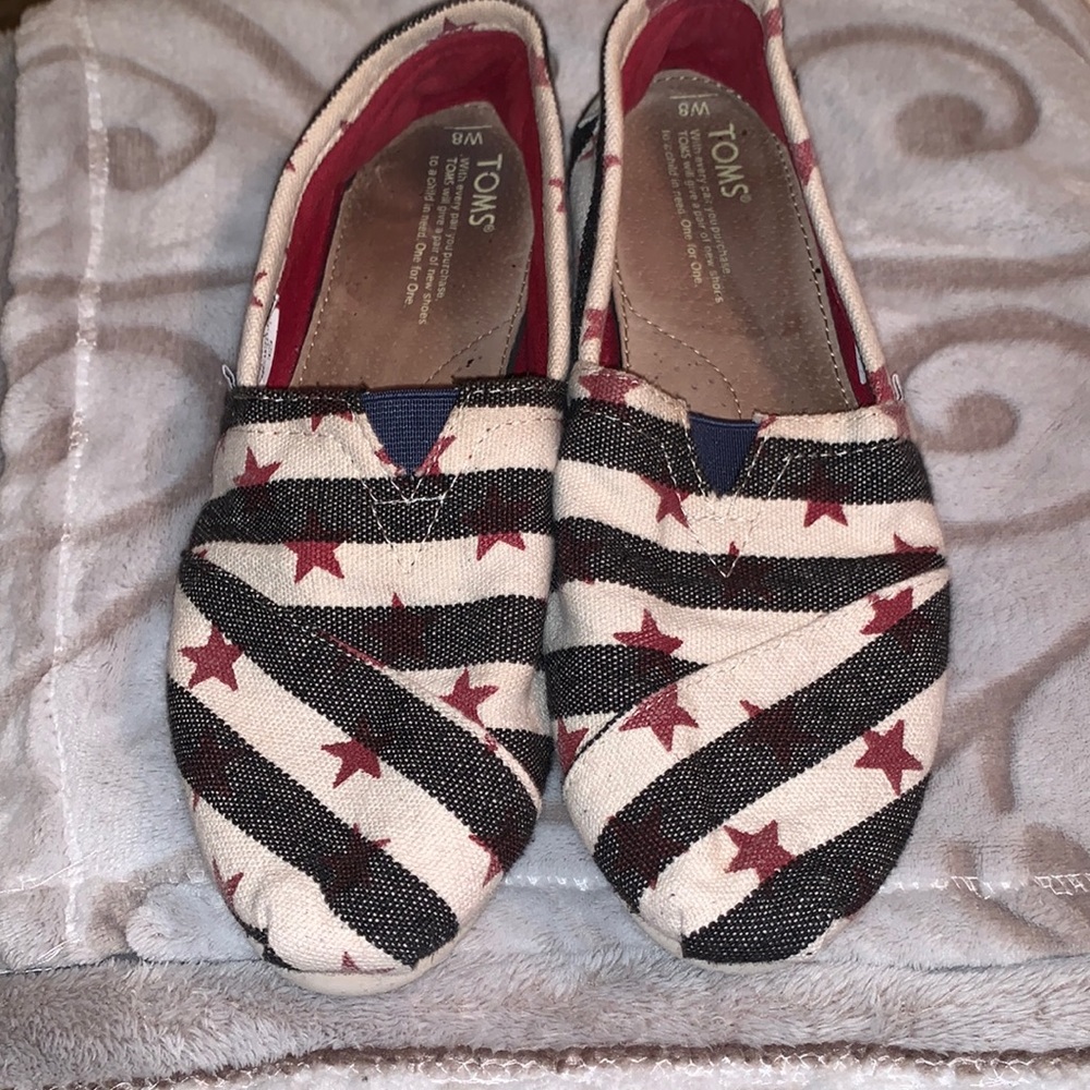 EUC Toms Shoes Slip On Flats Red White Navy Americana Stars & Stripes Size 8